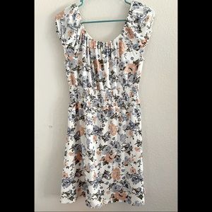 🌸3/$25🌸 Flowy Floral Dress